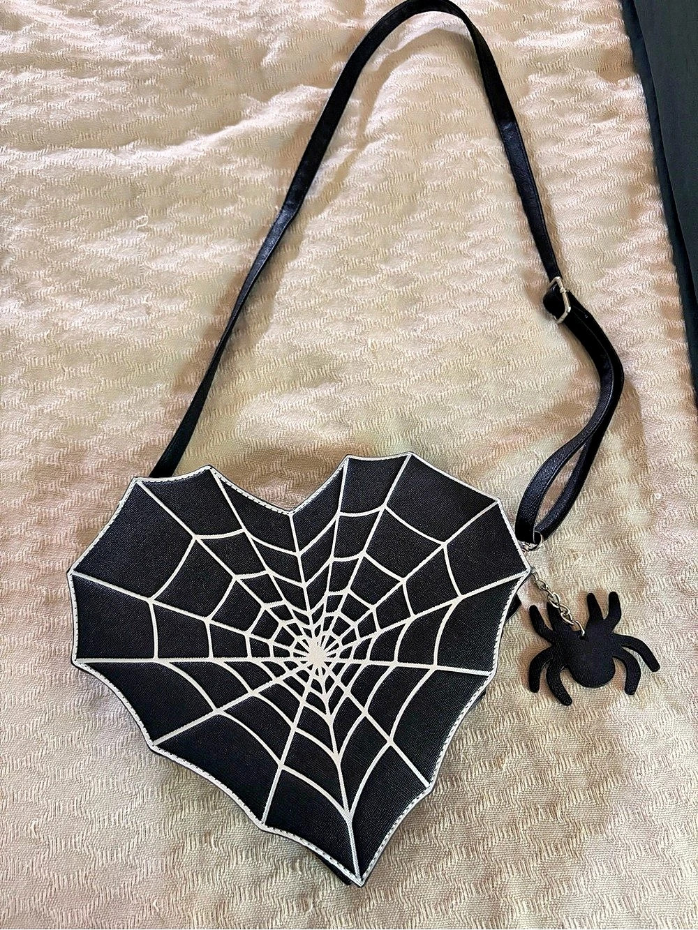 Mad Engine Spider Web Heart Crossbody Purse Black & White